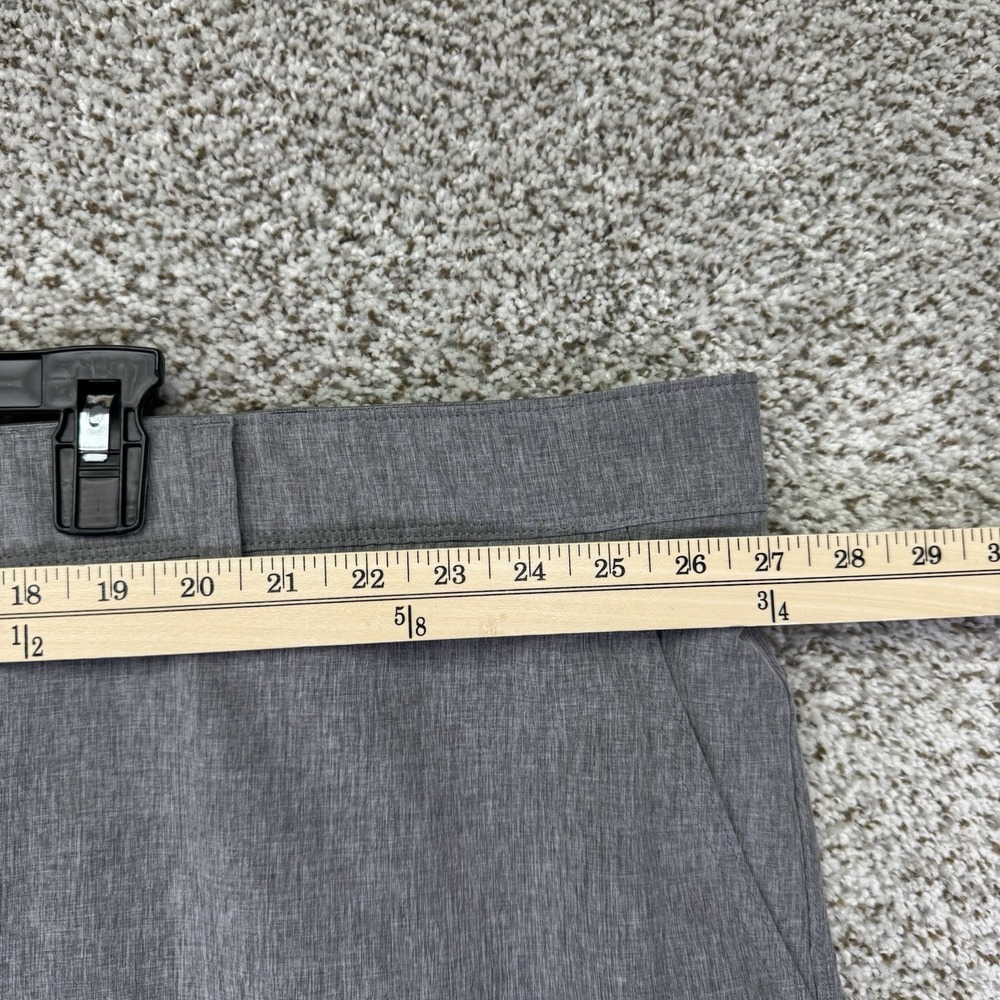 IZOD Saltwater Performance Shorts Men's Size 52‎ Lot Of 2 Gray Tan Stretch Golf - Picture 11 of 16